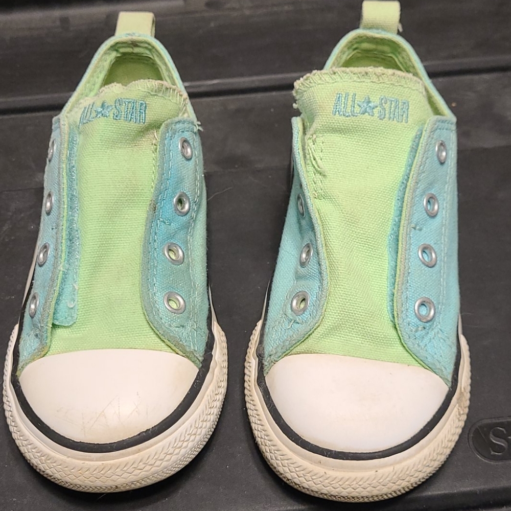Girls velcro Converse